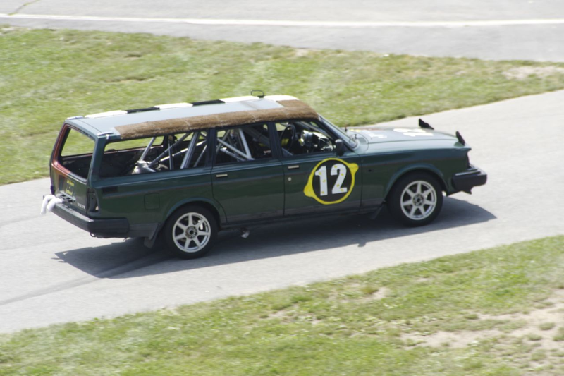Illustration for article titled The 24 Hours Of LeMons New England 2009 Über Gallery, Part 1